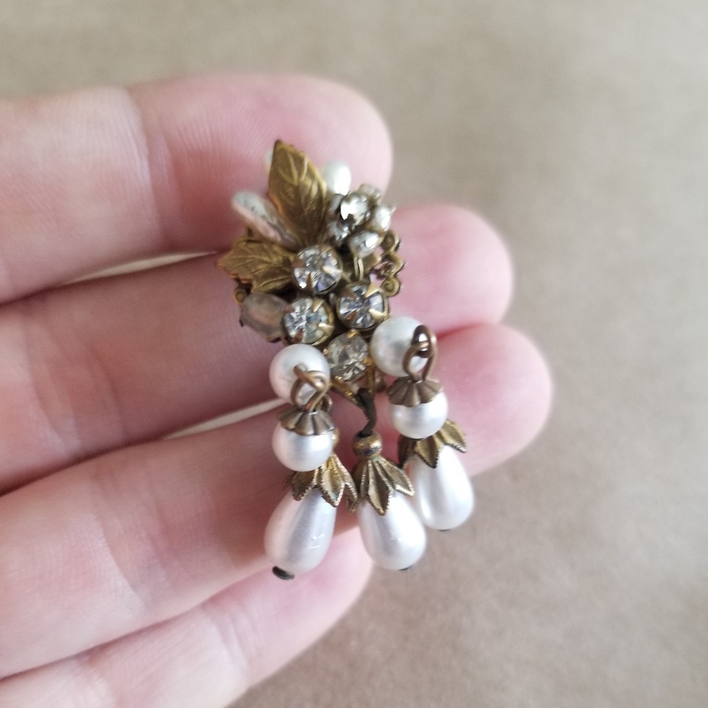 Vintage Robért Pearl & Rhinestone Clip On Earrings
